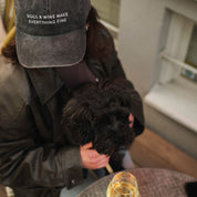 Sort Denim Kasket - Dogs & Wine Make Everything Fine 